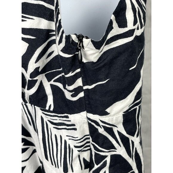 a.n.a. Womens Small Sleeveless Black White Leaf Print Top Surplice Neck - Picture 5 of 9